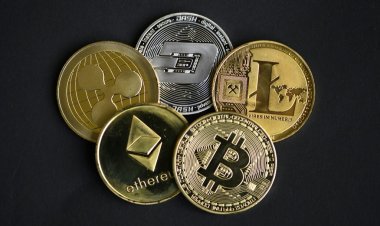 هيئة الإشراف على الاوراق المالية في البورصة الأميركية تلاحق محتالين عبر عملات مشفرة
