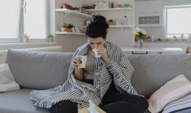 مع بداية موسم الإنفلونزا .. كيف تكتشف الفرق بين كوفيد والإنفلونزا ونزلات البرد