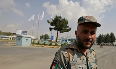 الشرطة الأفغانية تعود للانتشار عند نقاط التفتيش في محيط مطار كابول