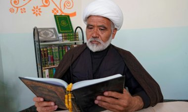 رجال دين من الهزارة الأفغان في النجف يعبرون عن خوفهم وقلقهم على مستقبل بلادهم بعد سيطرة طالبان