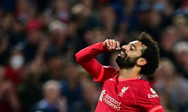 محمد صلاح يصل للهدف 20 ويخرج مصابا.. ويثير فزع المصريين