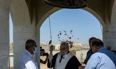 الجرس يُقرع من جديد في كنيسة في الموصل بعد سبع سنوات من سيطرة الجهاديين