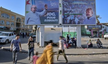 رئيس جيبوتي يعود إلى البلاد بعدما سرت شائعات حول تدهور وضعه الصحي