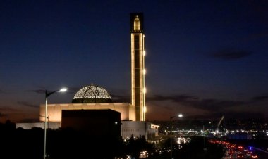 استياء عارم في الجزائر بعد حذف صحيفة مئذنة الجامع الأعظم من صورة