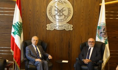 وزير الدفاع عرض وسفير التشيك لتعزيز التعاون ومساعدة الجيش