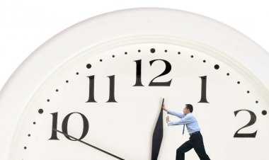 "أسرار" التوقيت الصيفي.. لماذا تقدّم بعض الدول ساعتها 60 دقيقة؟