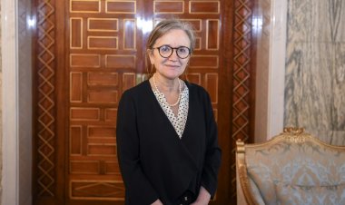 الرئيس التونسي يكلّف لأول مرّة امرأة بتشكيل حكومة جديدة