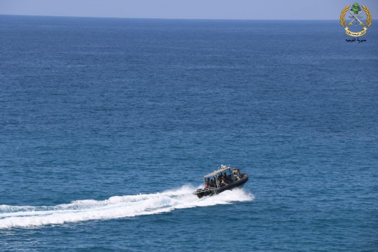 بالصور: دورة ذات مستوى متقدم في مجال العمليات البرمائية  لفوج مغاوير البحر