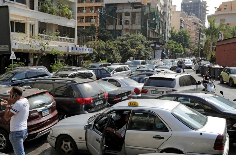 الوضع مأساوي... أبو شقرا لدايلي بيروت: فوق الـ 60% من المحطات ترفض استلام المحروقات