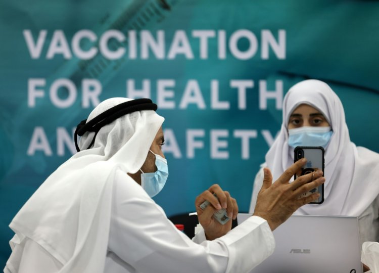 أبوظبي تلغي الحجر الصحي للمسافرين المطعمين