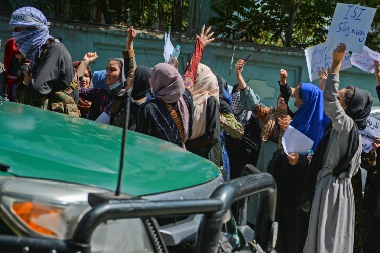 أفغان يخشون على وظائفهم وأموالهم بعد سيطرة طالبان