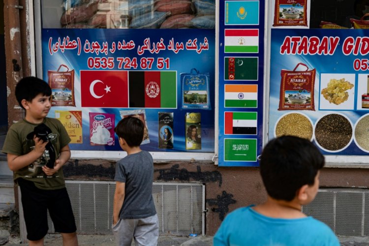 "نعيش في الخوف": حال المهاجرين في تركيا مع تزايد النقمة ضدهم
