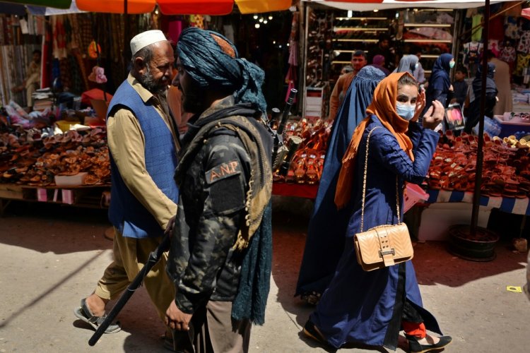 "جسر جوي" بين الإمارات وأفغانستان لنقل المساعدات
