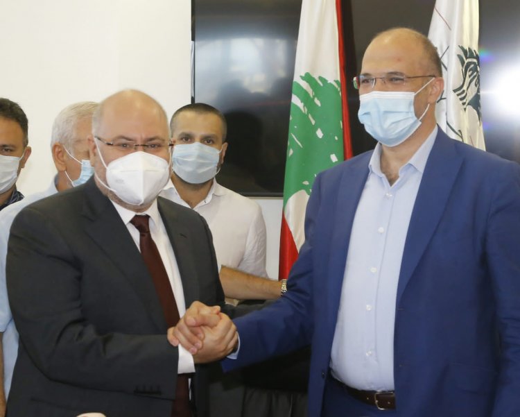 حسن في التسليم والتسلم: قدمت الصحة نموذجا في استعادة ثقة المواطن... الأبيض: همنا الأول خدمة الشعب
