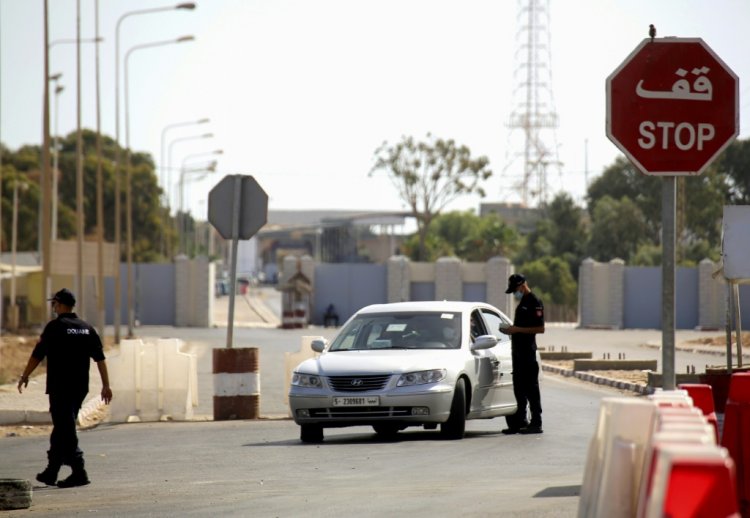 إعادة فتح الحدود بين تونس وليبيا بعد أكثر من شهرين من غلقها بسبب الجائحة
