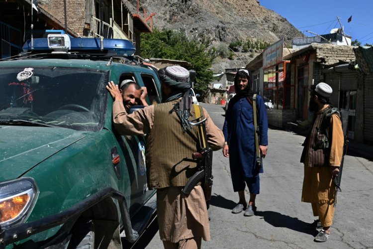 وزير خارجية طالبان زار طهران لبحث ملف اللاجئين الأفغان والازمة الاقتصادية