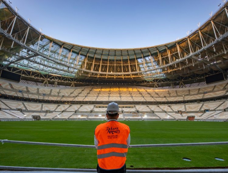 مونديال 2022: الانتهاء من فرش الأرضية العشبية في استاد لوسيل