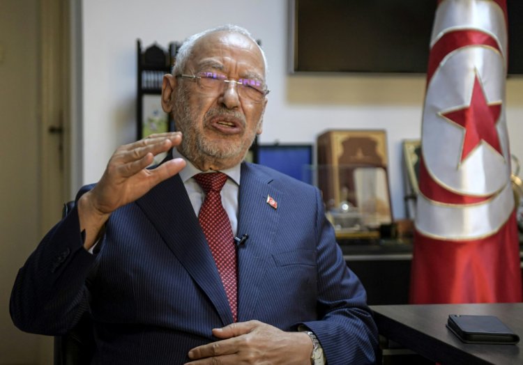 رئيس البرلمان التونسي يدعو "للنضال السلمي" ضد "الحكم الفردي المطلق"