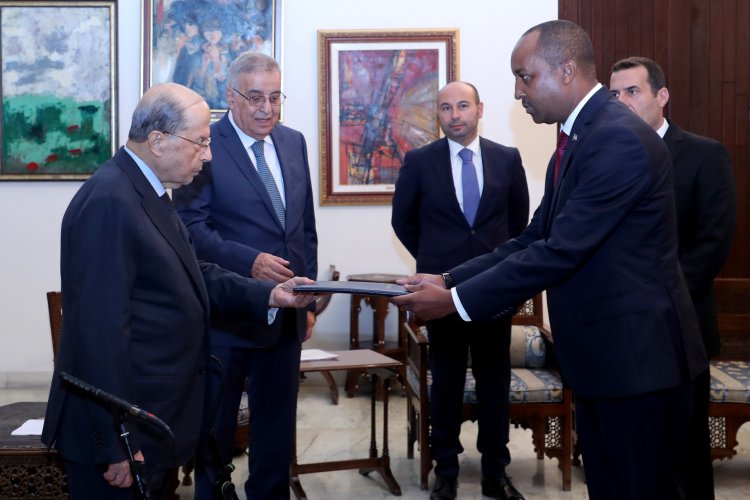 عون تسلم اوراق اعتماد سفراء ماليزيا وسويسرا والعراق والدومينيكان وايسلندا ورواندا