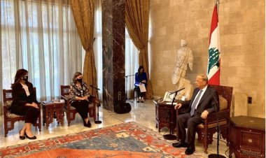 نولاند سألت عمّا يجري.. الفرنسيّون مُرتابون والرؤساء يدعون للتهدئة