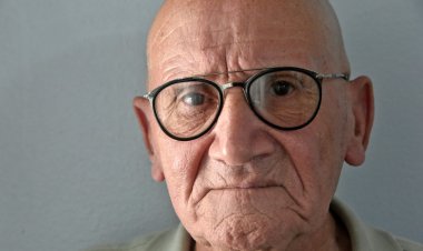 جزائري ناج من قمع تظاهرة 1961 في باريس يروي "وحشية" الشرطة الفرنسية