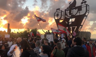 كل نوافذ الأمل مقفلة ... هل من ثورة؟