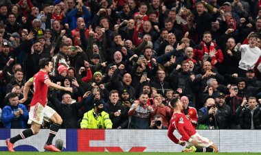 مان يونايتد المنتشي يواجه ليفربول المتألق وتشلسي يصارع الإصابات