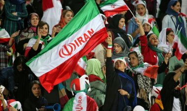 هل يسمح للمشجعات الايرانيات حضور مباريات كرة القدم؟