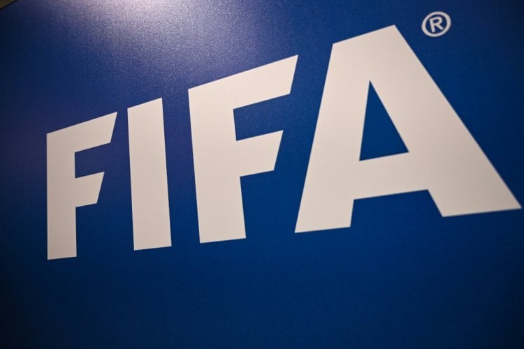 "فيفا" يعلق عضوية الاتحاد الهندي لكرة القدم