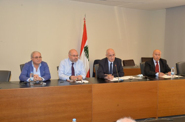 لجنة الصحة إطلعت على استراتيجية الوزارة عراجي: هجرة الاطباء مؤسفة ولجنة علمية تدرس بدء الجرعة الثالثة لكورونا