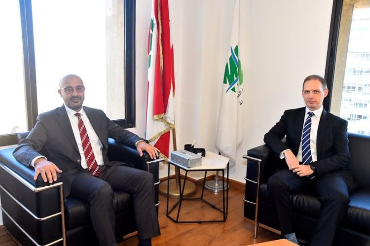 وزير البيئة عرض مع السفير البريطاني لمؤتمر تغير المناخ وبحث مع وفد فرنسي في معالجة الحبوب في مرفأ بيروت 