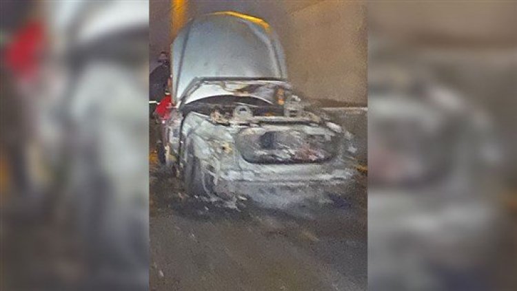 بالصورة: احتراق سيارة داخل نفق المطار يؤدي لإقفال مسلكي النفق