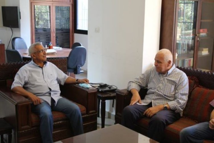 أسامة سعد عرض مع وفد اللجان الشعبية الأمور الحياتية داخل المخيمات