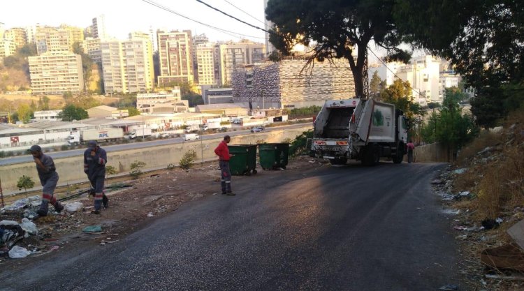 مئات الدولارات في مكب بسن الفيل