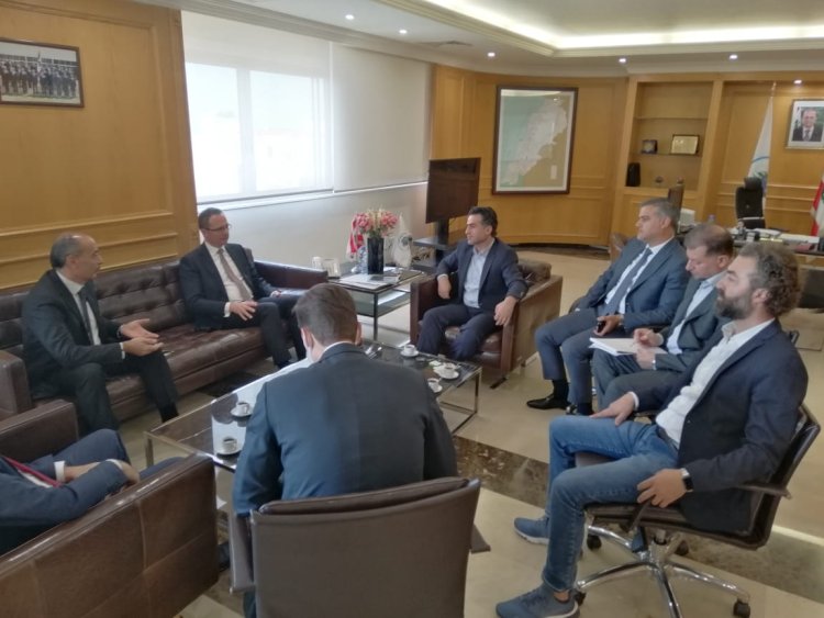 وزير الأشغال عرض مع السفير التركي التعاون في مجال النقل