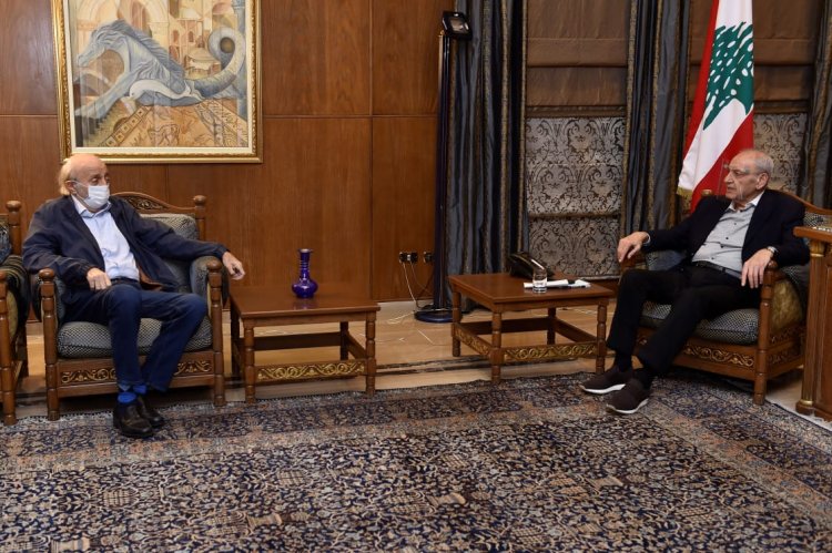 جنبلاط من عين التينة: سندرس كيفية إيجاد مقاربة موحدة في موضوع التحقيقات في انفجار المرفأ