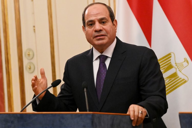 الوزراء الجدد يؤدون اليمين الدستورية أمام الرئيس المصري