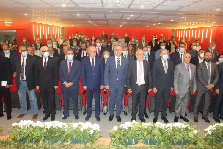 الحلبي خلال التسليم والتسلم في رئاسة اللبنانية: ملتزم مع الرئيس الجديد إعادة تشكيل الهياكل التنظيمية وتحسين الأوضاع المعيشية