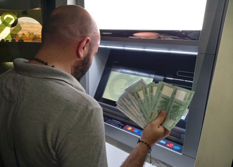 المصارف خلف سلامة: الضغط بتجفيف السيولة عن المودعين