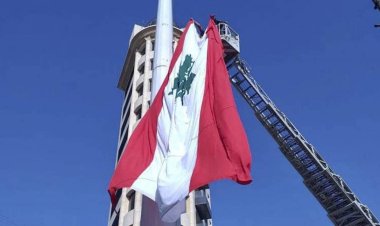 بالصّور: رفع العلم اللبناني في ساحة ساسين