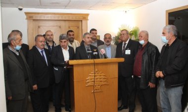 وزير العمل يوقع زيادة بدل النقل للقطاع الخاص
