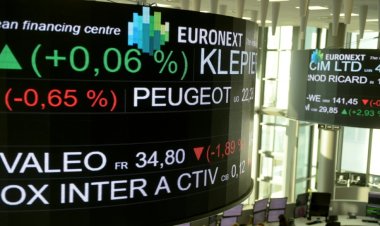 البورصات الأوروبية تتراجع عند الافتتاح مع اكتشاف متحورة جديدة لفيروس كورونا