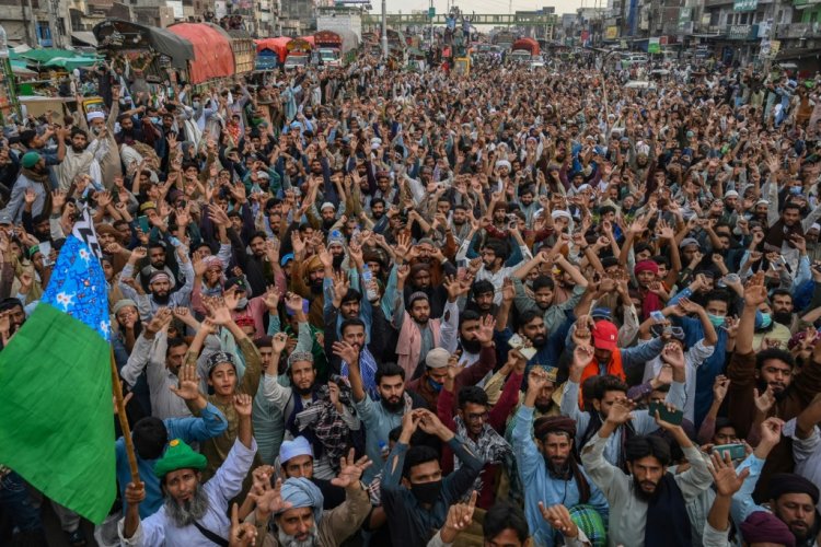 حزب إسلامي محظور في باكستان يلغي مسيرة نحو العاصمة بعد محادثات مع الحكومة