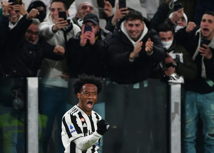 كوادرادو يمنح يوفنتوس فوزاً بشقّ الأنفس على فيورنتينا