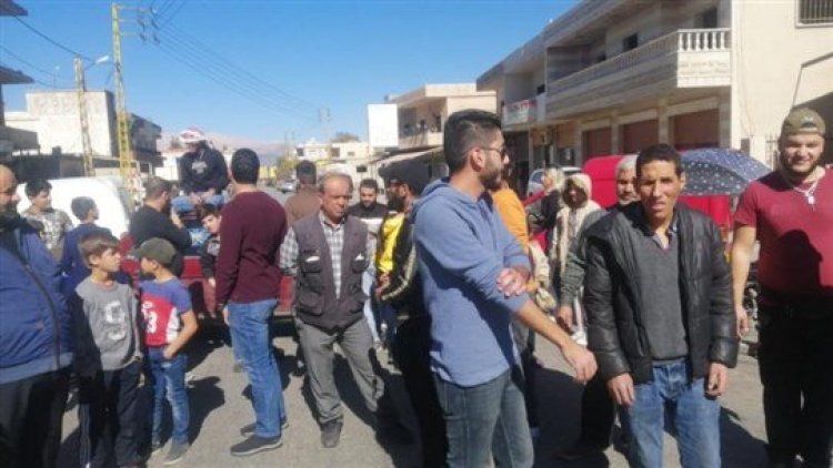قطع طرقات في بعلبك احتجاجاً على انقطاع الكهرباء