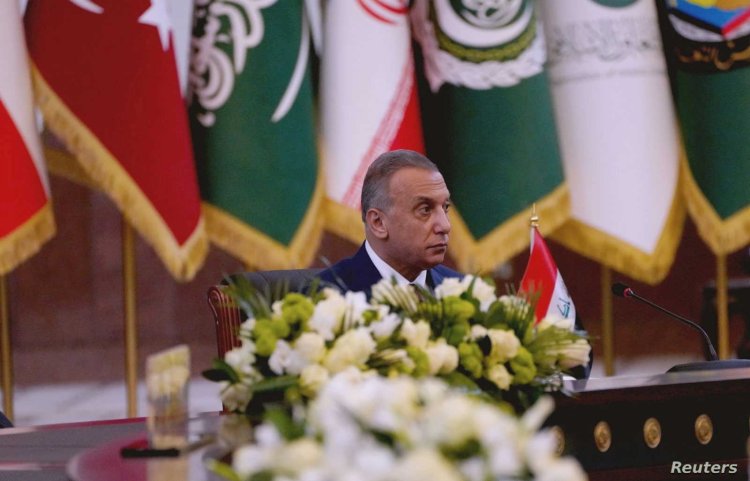 بالصور: قذيفة صاروخية لم تنفجر على سطح منزل الكاظمي بعد محاولة اغتياله