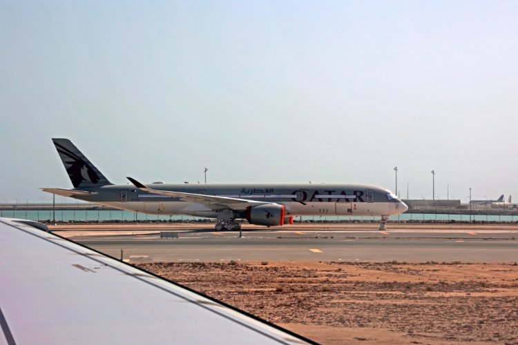 الخطوط القطرية "على وشك" التقدم بطلب كبير لشراء طائرات شحن