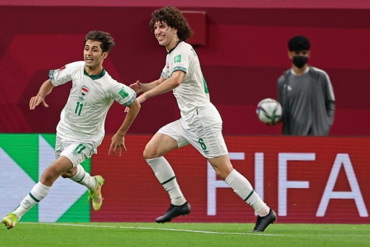 كأس العرب: العراق بعشرة لاعبين ينتزع تعادلا ثمينا من عمان في الوقت القاتل