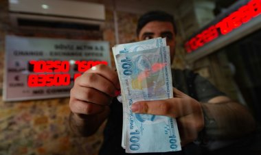 الليرة التركية تسجل تراجعا تاريخيا جديدا