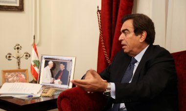 بالصورة- "تعويض" مالي لقرداحي بعد استقالته؟